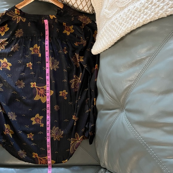 NWOT Ann Taylor LOFT Petites Semi-Sheer METALLIC Floral SplitNeck BLOUSE Top PM - Picture 10 of 14